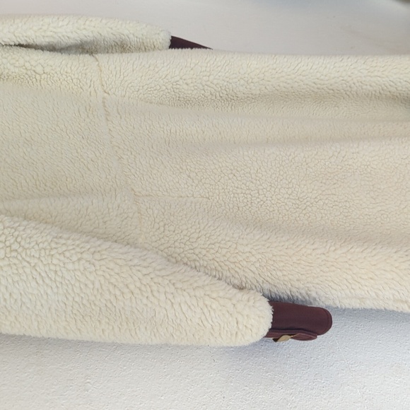 Vintage buckle long quilted fuzzy hooded coat size small - Picture 9 of 11